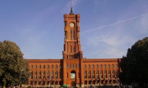 Erster Mai in Berlin vor dem Roten Rathaus