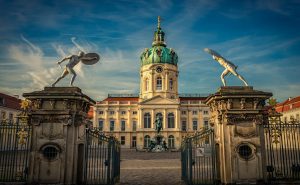 Schloss Charlottenburg im goldenen Abendlicht