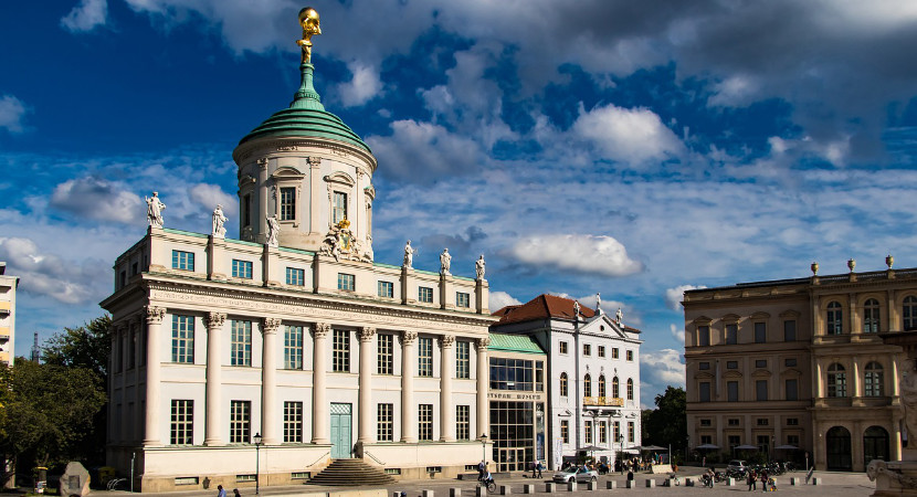 Potsdam Markt mit Museum